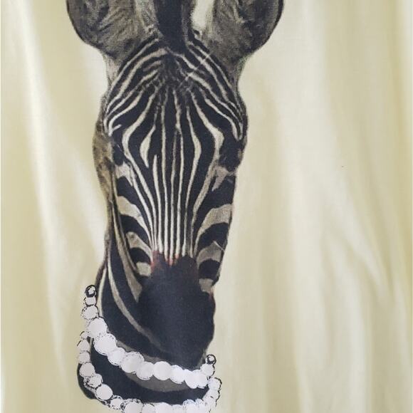 Funny Zebra Pearl Necklace Graphic Tee Yellow Medium - Picture 4 of 6